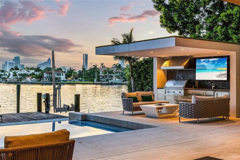 Striking Modern Waterfront Estate With Unparalleled Views In Miami