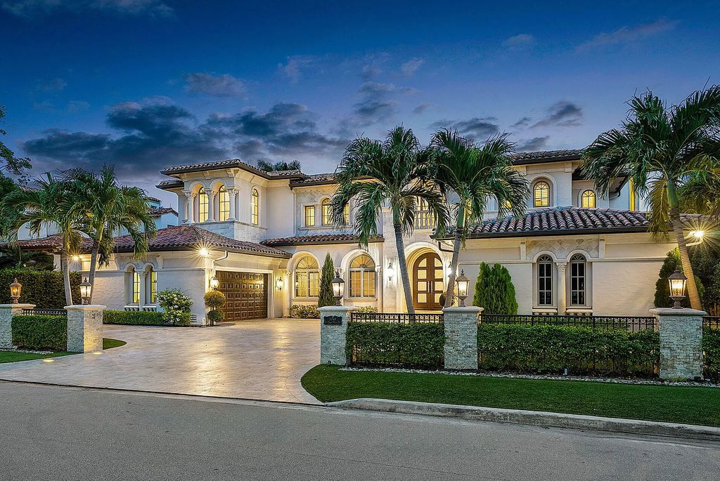 Live the ultimate waterfront dream at this exquisite estate in the prestigious Royal Palm Yacht & Country Club. With its private dock, resort-style pool, and awe-inspiring vistas, this 5-bedroom home offers the perfect blend of luxury and serenity.