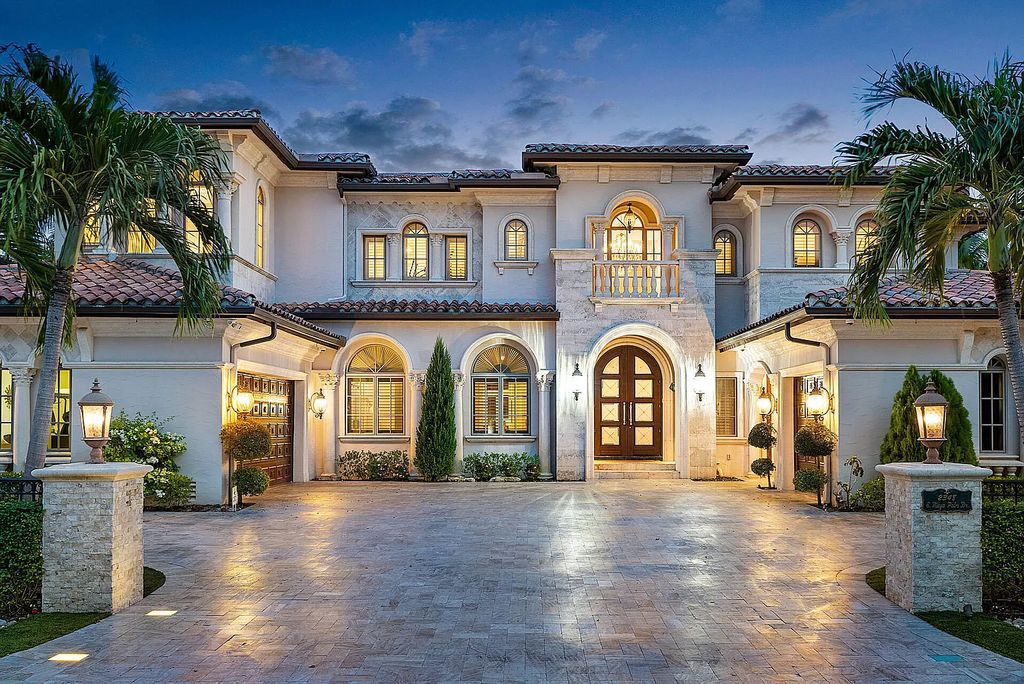 Live the ultimate waterfront dream at this exquisite estate in the prestigious Royal Palm Yacht & Country Club. With its private dock, resort-style pool, and awe-inspiring vistas, this 5-bedroom home offers the perfect blend of luxury and serenity.