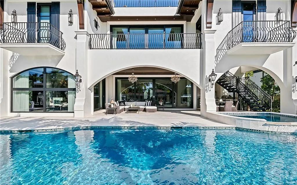 This stunning 5 bedroom / 7.5 bath luxury villa in Fort Lauderdale, FL offers the ultimate in waterfront living. With breathtaking views of the canal, a private dock, and a resort-style pool, this home is perfect for entertaining guests or simply relaxing and enjoying the Florida lifestyle.