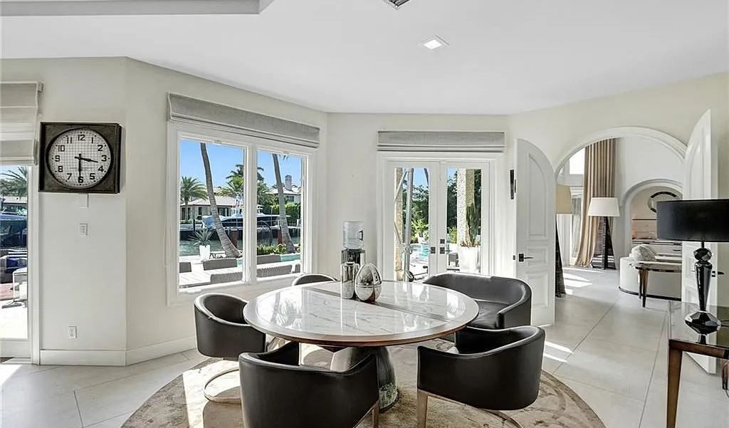 This fully renovated waterfront estate in Harbor Beach, Fort Lauderdale offers the best of both worlds: modern elegance and traditional charm. With over 8,000 square feet of living space, soaring ceilings, and an open floor plan, this home is perfect for entertaining.