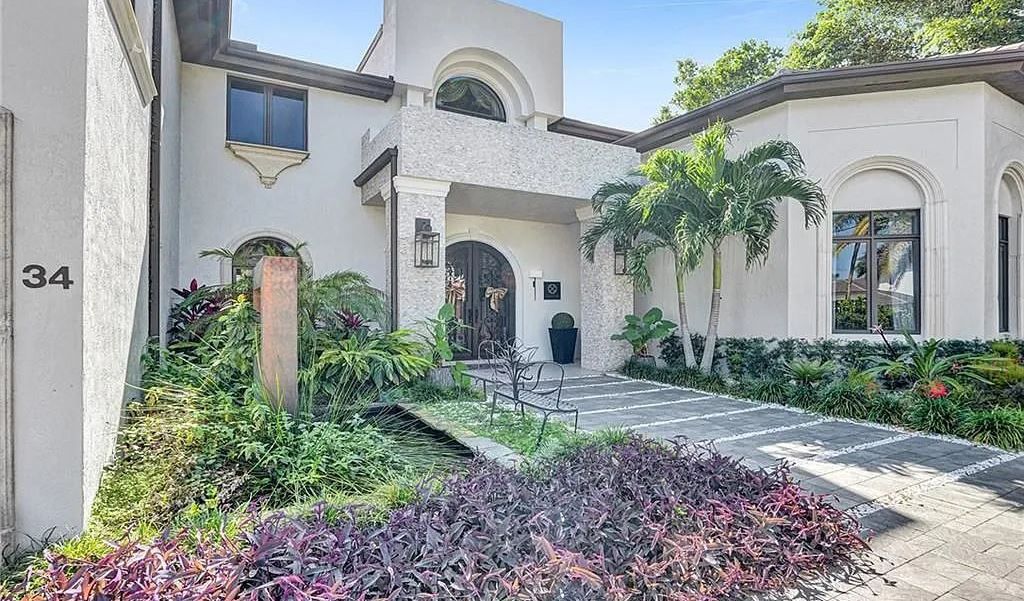 This fully renovated waterfront estate in Harbor Beach, Fort Lauderdale offers the best of both worlds: modern elegance and traditional charm. With over 8,000 square feet of living space, soaring ceilings, and an open floor plan, this home is perfect for entertaining.