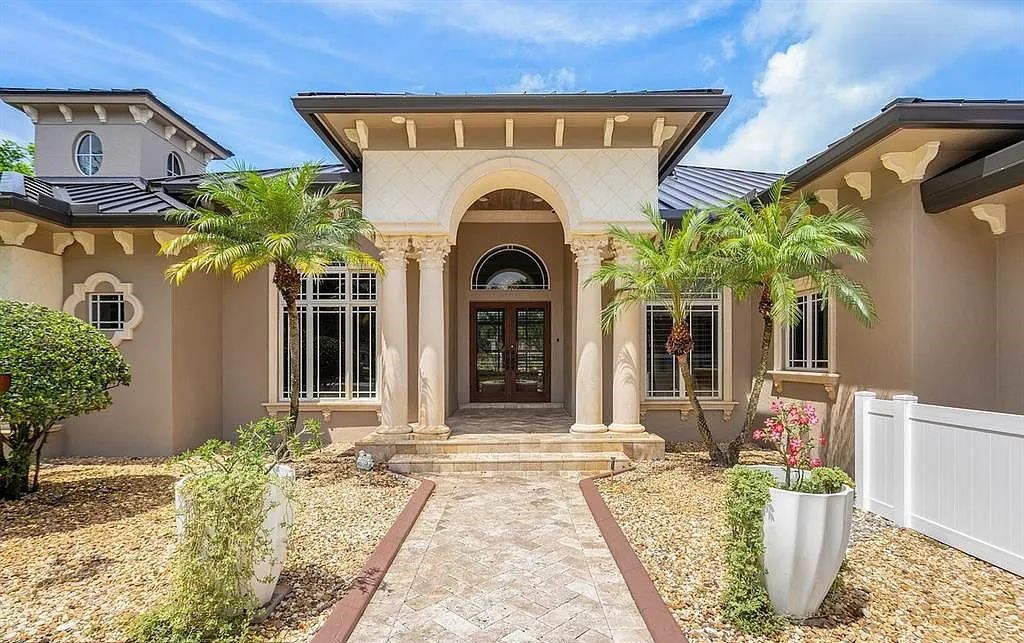 Gold Standard in Luxury & Privacy! Exceptional finishes, the finest craftsmanship, meticulous millwork & soaring vaulted groin coffered ceilings perfectly blend to create a sophisticated & special estate. Walls of impact glass welcome in soft natural light, views of the glorious pool & beautiful outdoor spaces throughout.