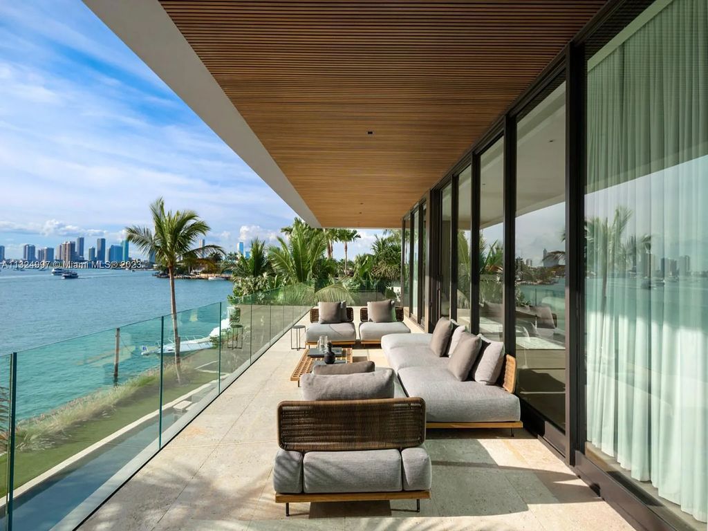 Experience the ultimate in island living at 28 West Dilido in Miami Beach. This stunning waterfront home offers stunning Downtown Skyline views, effortlessly chic interiors, and luxurious amenities, including a private dock and cinema screen.