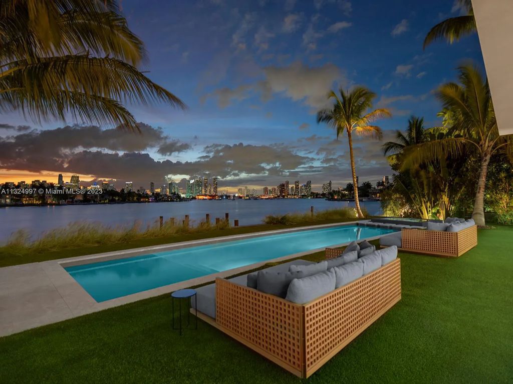 Experience the ultimate in island living at 28 West Dilido in Miami Beach. This stunning waterfront home offers stunning Downtown Skyline views, effortlessly chic interiors, and luxurious amenities, including a private dock and cinema screen.