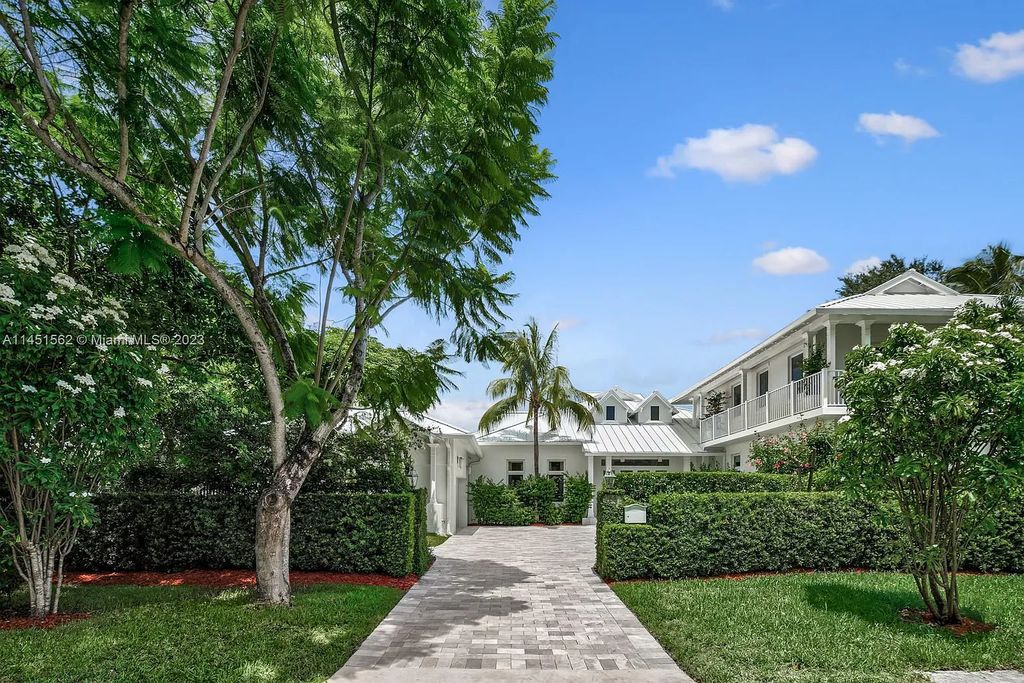 Casa Aqua is a modern-Island waterfront residence with 120 ft of water frontage, a spacious dock, and a lift to fit 2 boats. This one-story home features 7 bedrooms, 6.5 bathrooms, a gourmet kitchen, private family room, and bonus room.