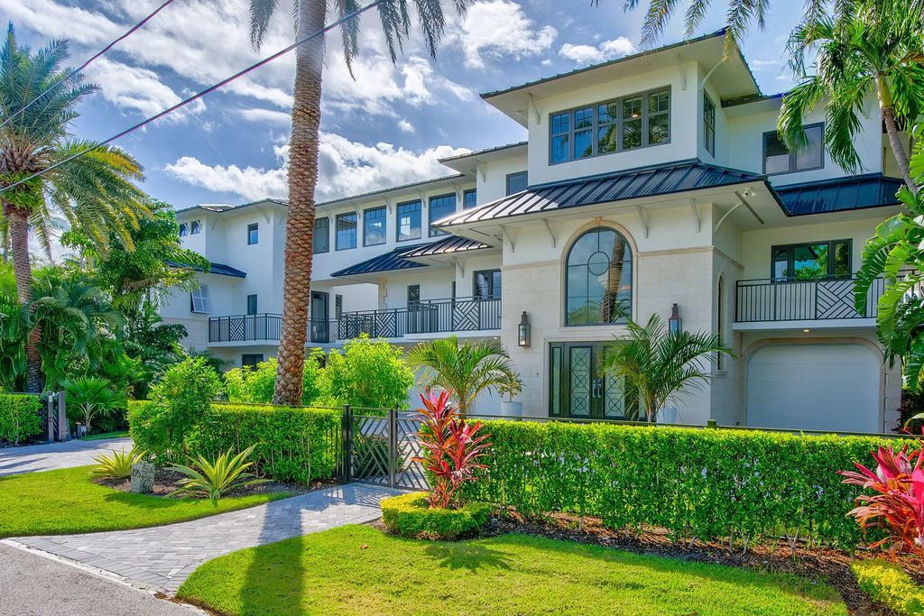 Wake up to waves lapping your private shore & breathtaking ocean views in this iconic Key Colony Beach retreat. 9 serene bedrooms, private pool, & endless entertainment space await in this coastal paradise. Luxury living redefined.