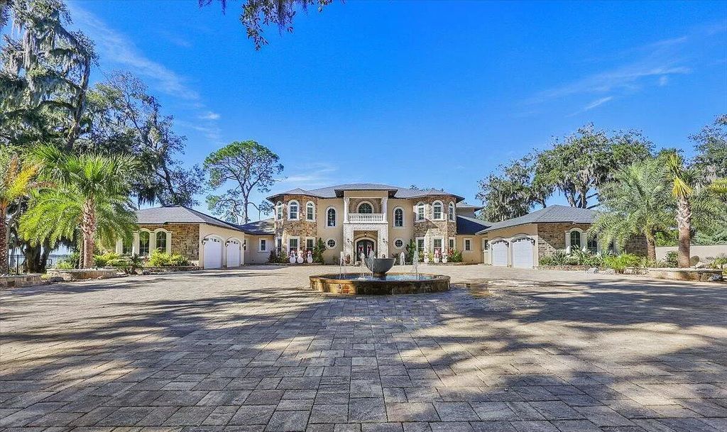 Experience luxury living in this modern riverfront estate in Jacksonville, FL. Featuring an infinity pool, fire features, hot tub, and more, this home is perfect for entertaining. Inside, find luxury finishes and a spacious floor plan. Schedule a showing today!