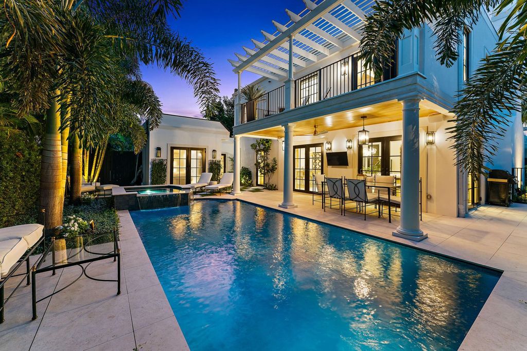 Step into timeless elegance at Villa Monceaux, a 2023 designer masterpiece nestled in the heart of West Palm Beach's coveted El Cid/Prospect Park. This 4-bedroom, 3-bathroom stunner boasts soaring cathedral ceilings, an open-concept layout, and top-of-the-line finishes throughout.