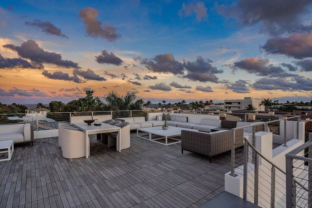 Experience Delray Beach's pinnacle of luxury living at CIELO. This architectural masterpiece boasts breathtaking ocean views, a custom glass elevator, and a rooftop oasis, all steps from the vibrant Atlantic Avenue.