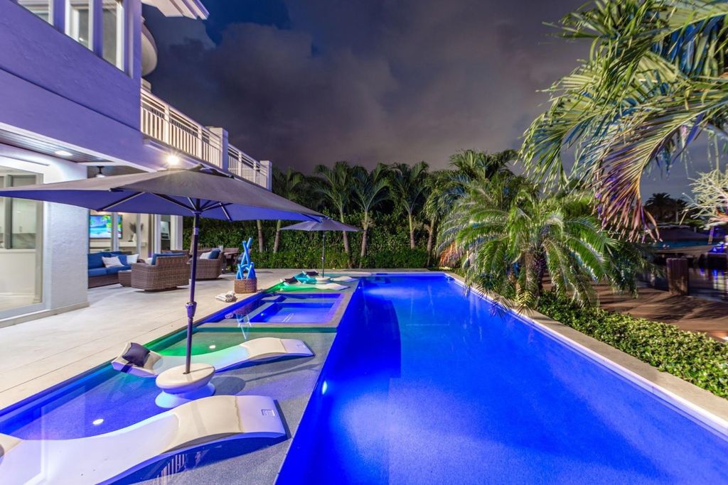 Immerse yourself in waterfront living in this stunning 4BR/4.5BA Las Olas residence. Chef's kitchen, seamless indoor/outdoor flow, pool and spa, steps to Las Olas, beach and more! Experience ultimate Fort Lauderdale luxury.