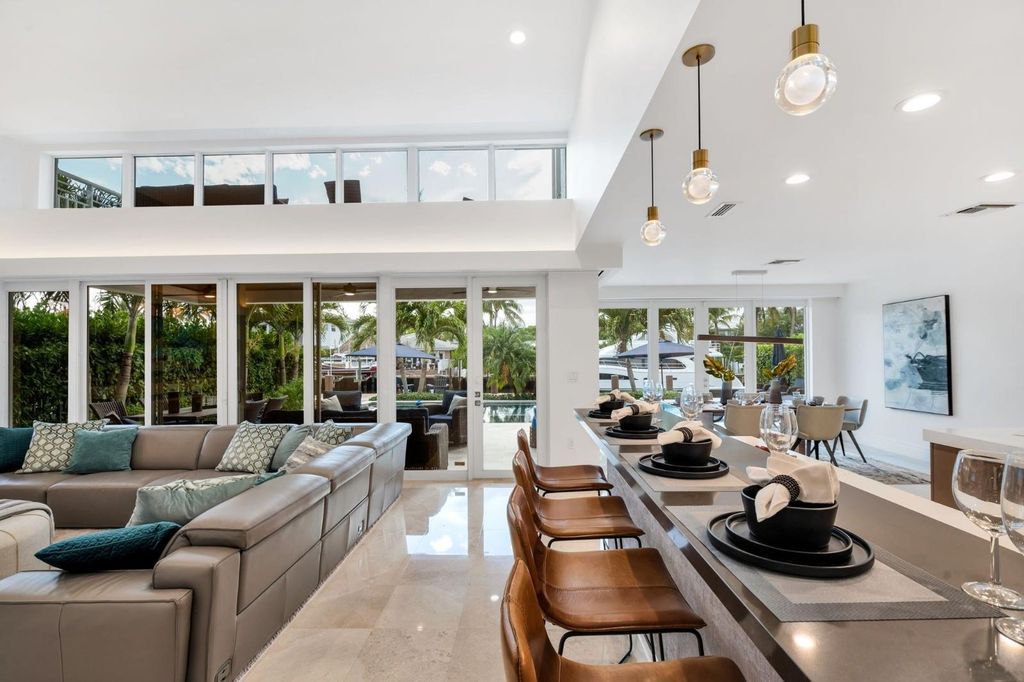 Immerse yourself in waterfront living in this stunning 4BR/4.5BA Las Olas residence. Chef's kitchen, seamless indoor/outdoor flow, pool and spa, steps to Las Olas, beach and more! Experience ultimate Fort Lauderdale luxury.