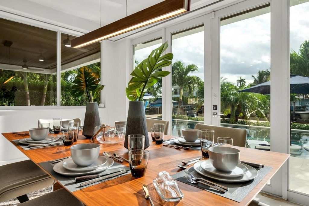 Immerse yourself in waterfront living in this stunning 4BR/4.5BA Las Olas residence. Chef's kitchen, seamless indoor/outdoor flow, pool and spa, steps to Las Olas, beach and more! Experience ultimate Fort Lauderdale luxury.