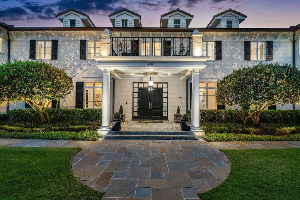 Live the epitome of luxury living in this 5-bedroom masterpiece by Tuthill Architecture in Boca Raton. Featuring a designer interior, pool, basketball court, putting green, casita, this estate offers the perfect blend of elegance and functionality.