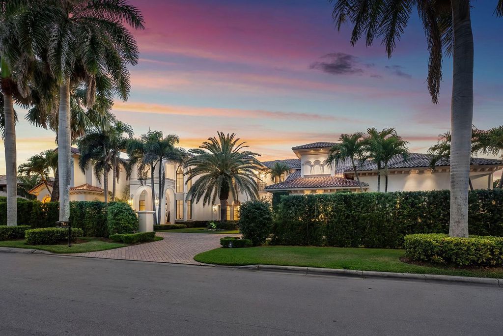 Boca Raton luxury awaits! Own a rare double-lot estate with pool, gourmet kitchen and dual master suites. Stunning golf course views in Royal Palm Yacht & Country Club.